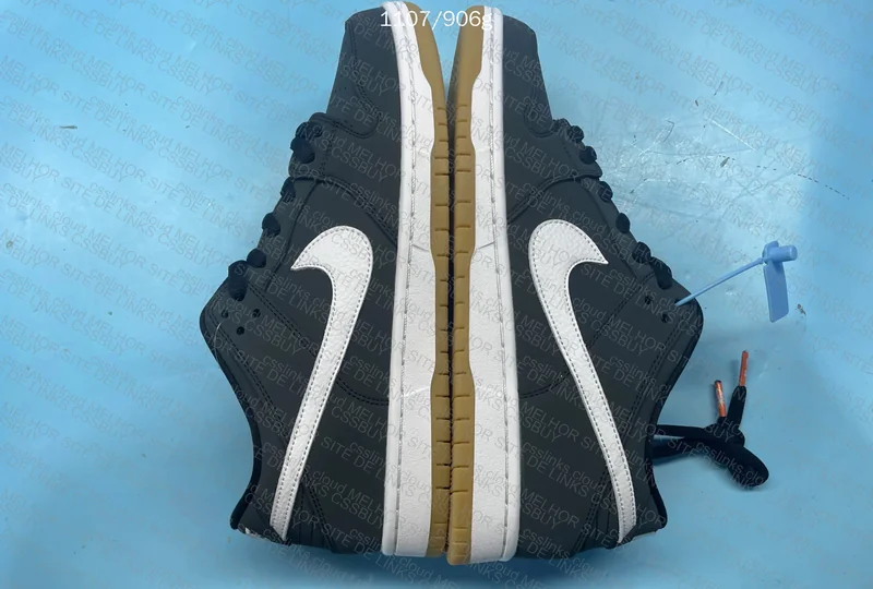 Dunk Black Gum 6