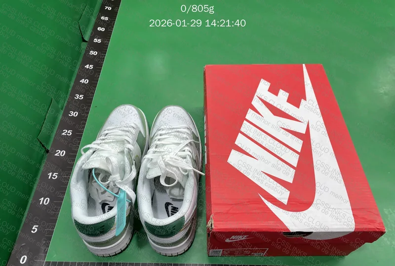 DUNK BLIND BOX