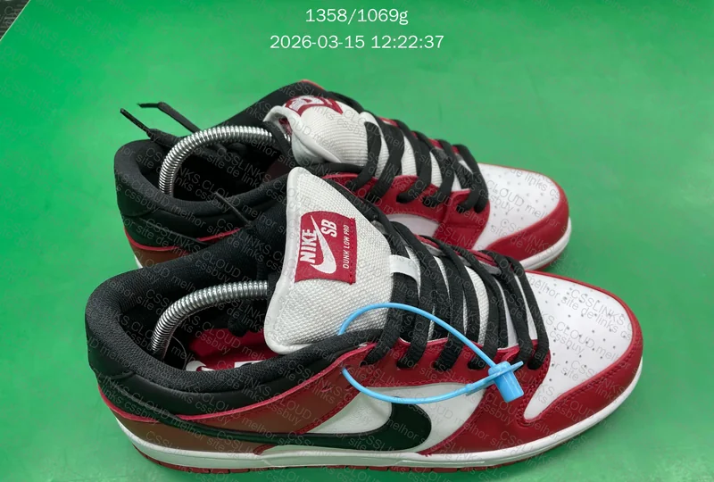 Dunk Chicago JMDY BATCH M 3