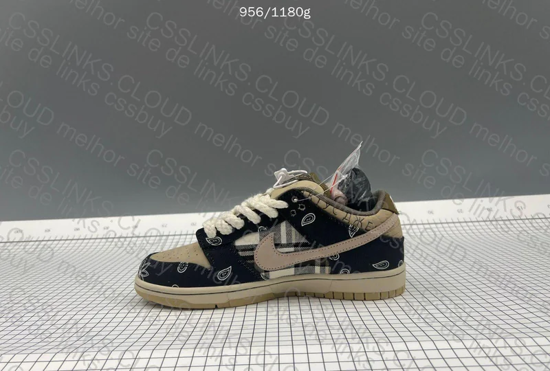 Dunk Travis 3
