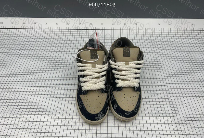Dunk Travis 8