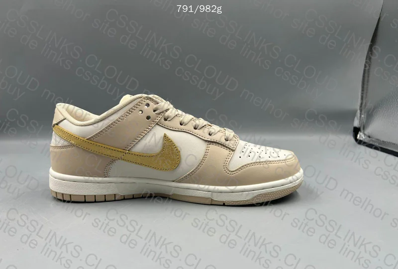 Dunk Gold swoosh 4