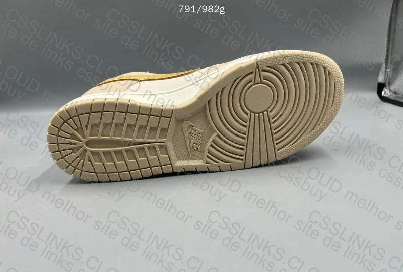 Dunk Gold swoosh 7