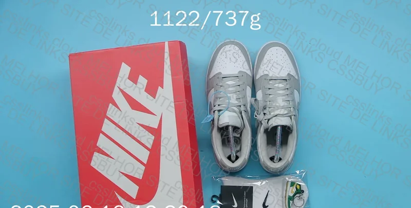 Dunk grey and white