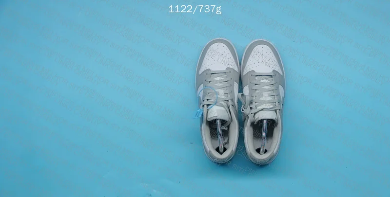 Dunk grey and white 3