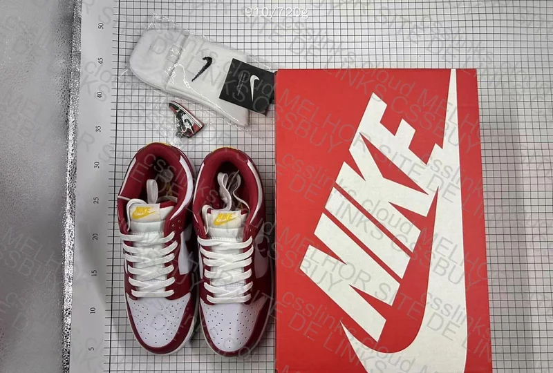 dunk gym red