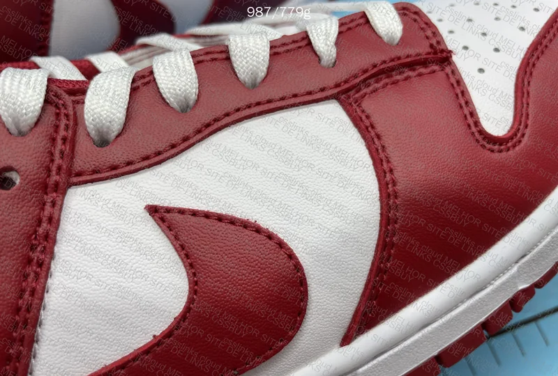 Dunk gym red