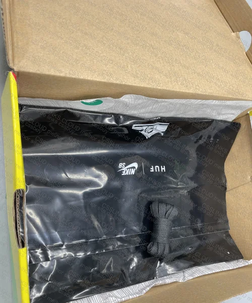 Dunk HUF - M Batch 6