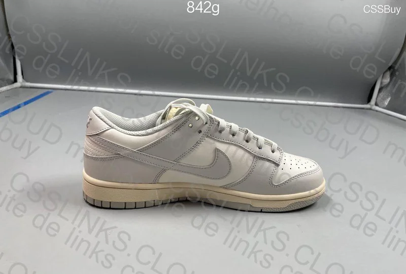 Dunk Light Bone 7