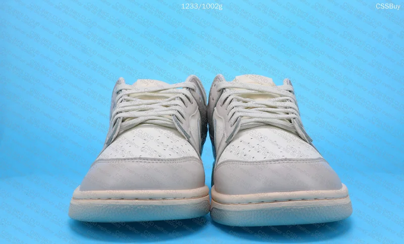 Dunk Light Bone