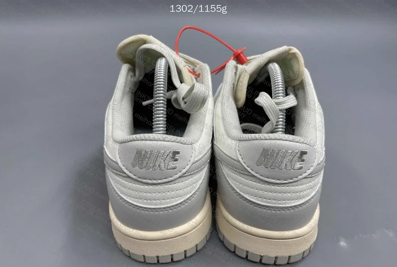 Dunk Light Bone 3