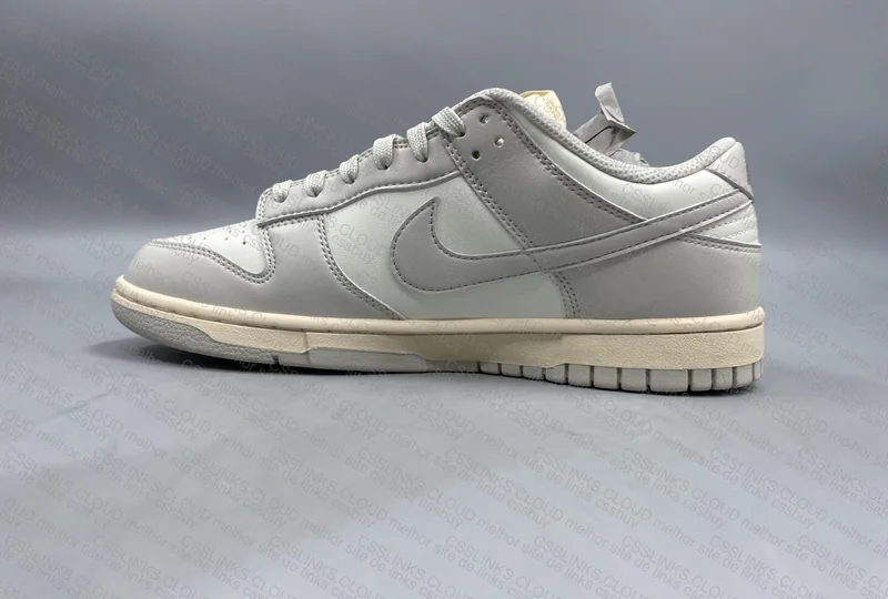 Dunk Light Bone VT 4