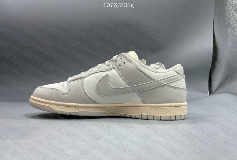 Dunk Light Bone VT