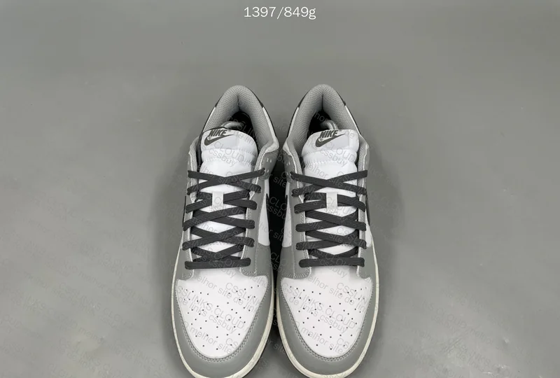 Dunk Light Smoke Grey