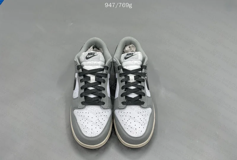 Dunk light smoke grey 2