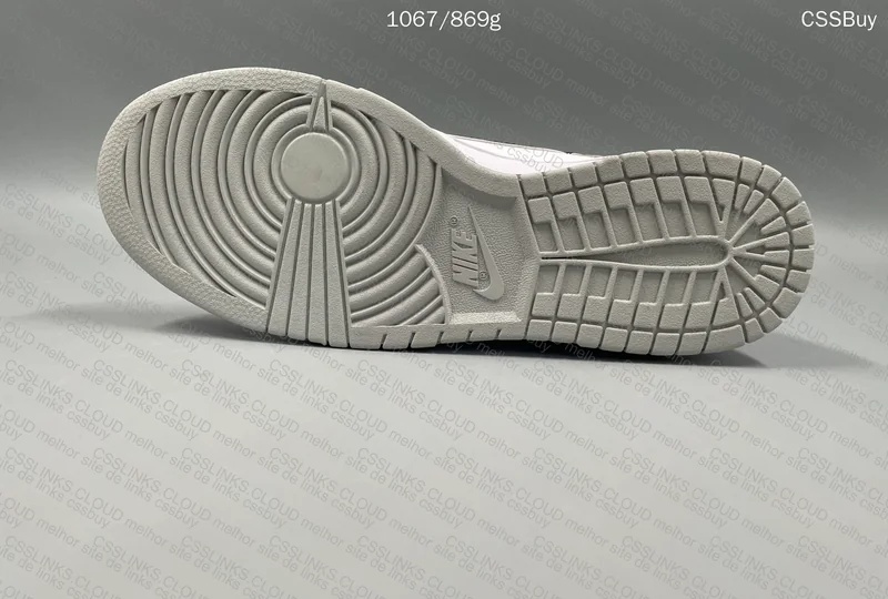 Dunk Lottery Grey 3
