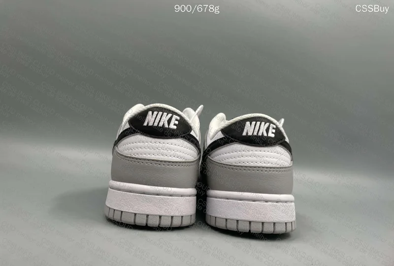 Dunk lottery grey 3