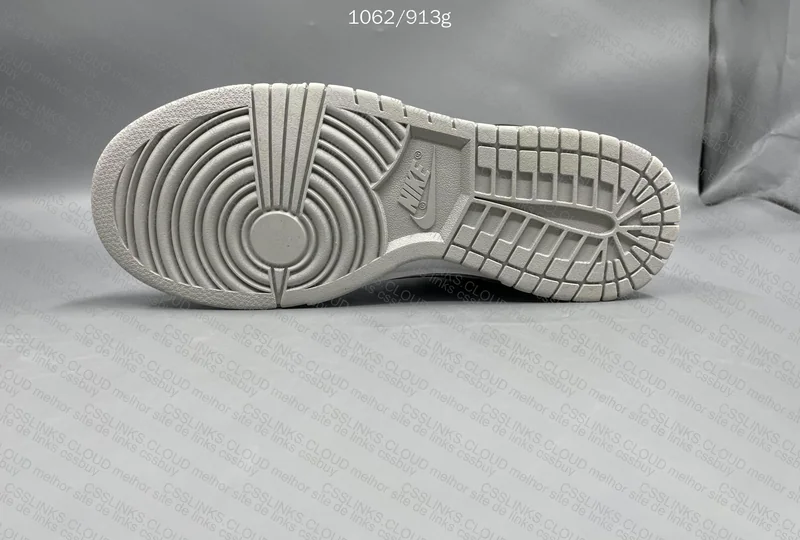 Dunk Lottery Grey 9