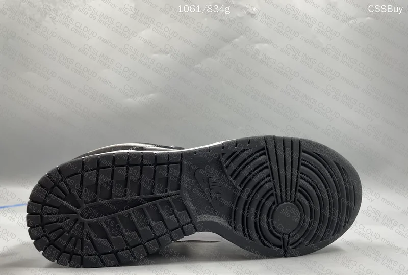 DUNK LOW AIRBRUSH SWOOSH