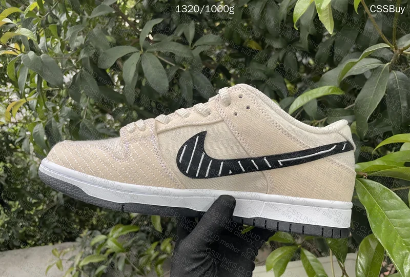 Dunk Low Albino and Black 6