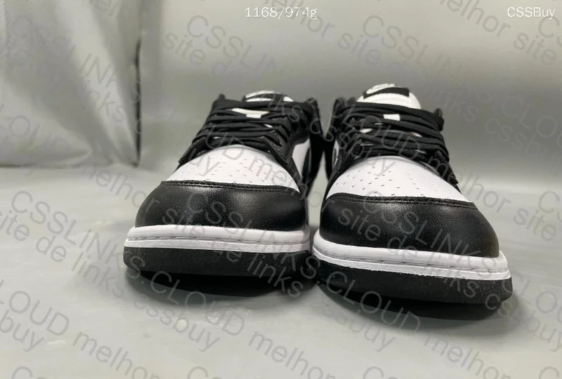 DUNK LOW BLACK AND WHITE VT 99Y