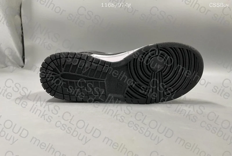 DUNK LOW BLACK AND WHITE VT 99Y 7