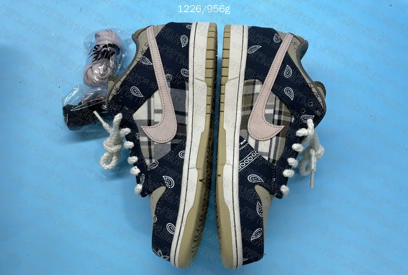 Dunk Low Cactus Jack CT5053-001 3