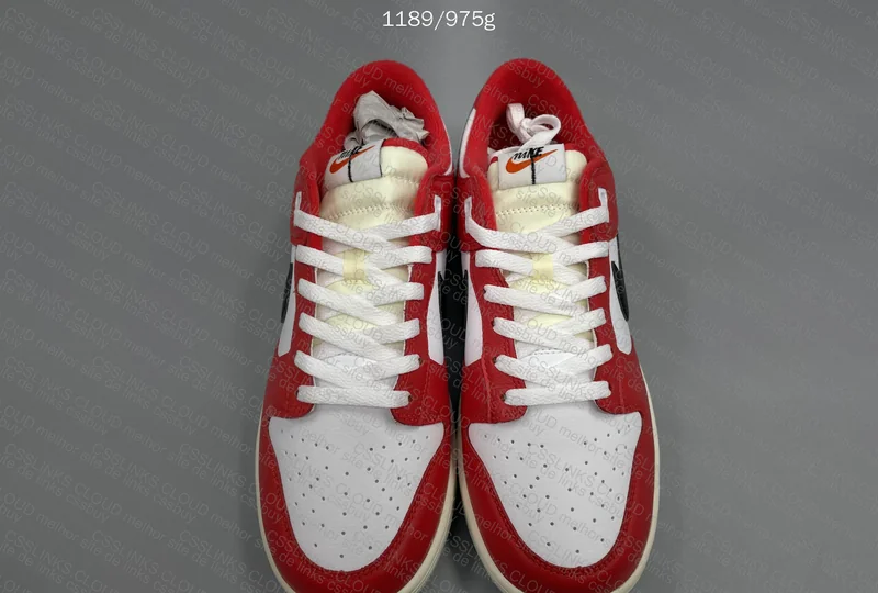dunk low chicago split