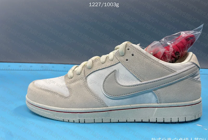 Dunk Low City of Love White 4