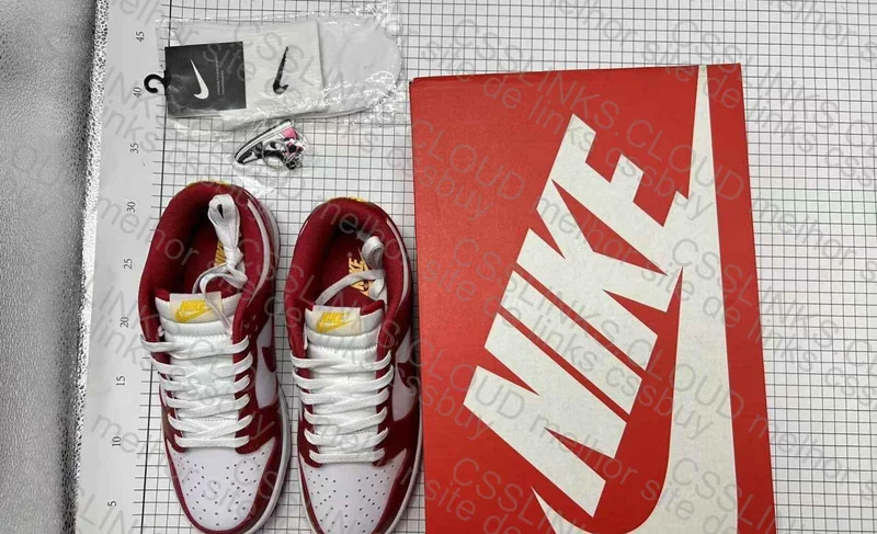 Dunk Low 'Gym Red'