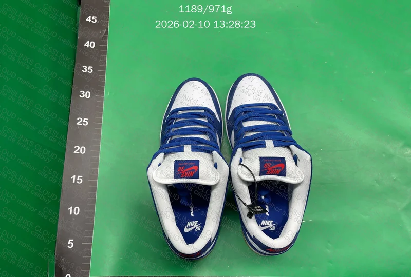 dunk low L.A dodgers 4