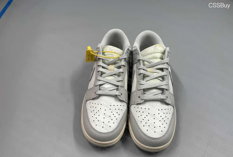 Dunk Low Light Bone