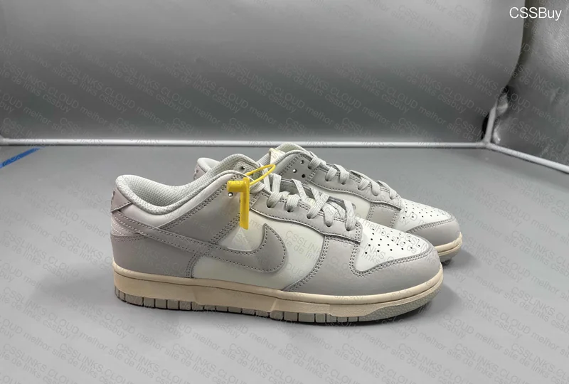 Dunk Low Light Bone 3