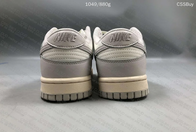 Dunk Low Light Bone 3