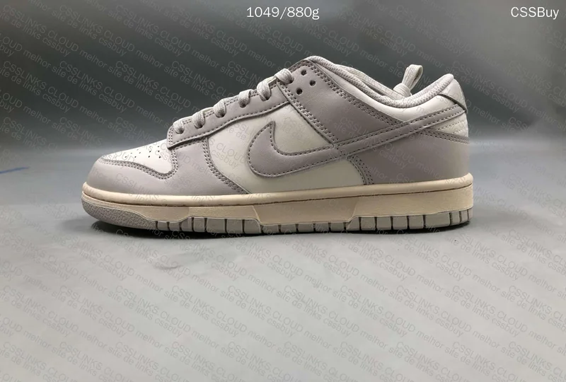 Dunk Low Light Bone 4