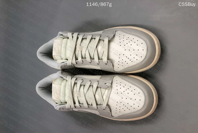 Dunk Low Light Bone