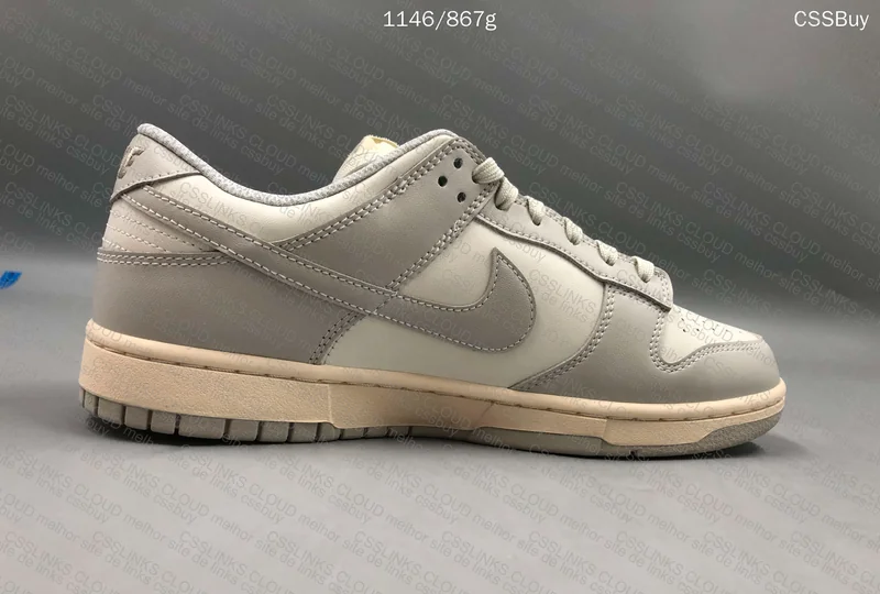 Dunk Low Light Bone 7