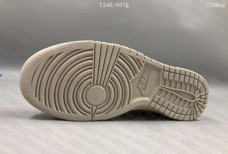 Dunk Low Light Bone 9