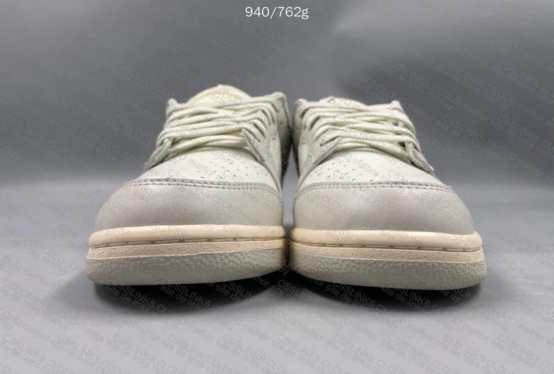 Dunk Low Light Bone 3