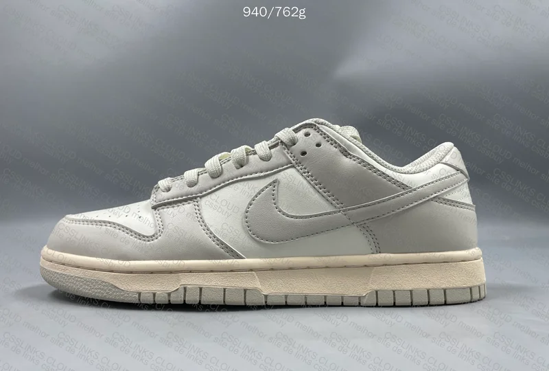 Dunk Low Light Bone 5