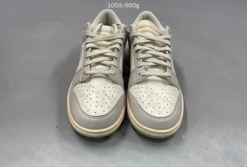 Dunk Low Light Bone 2