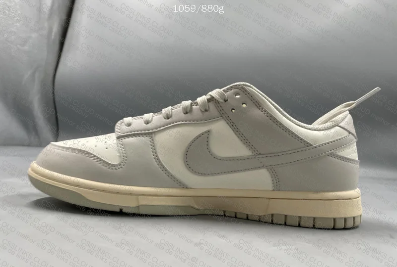 Dunk Low Light Bone 4