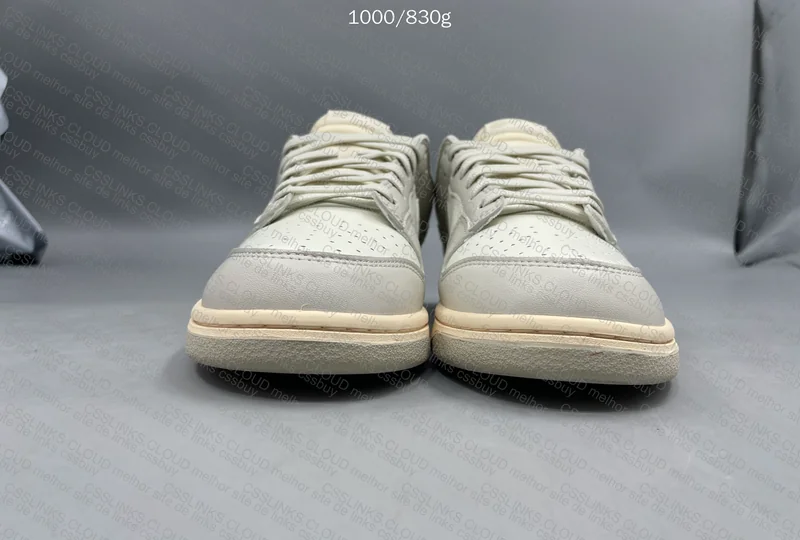 Dunk Low Light Bone 4