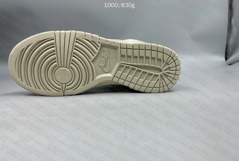 Dunk Low Light Bone 7