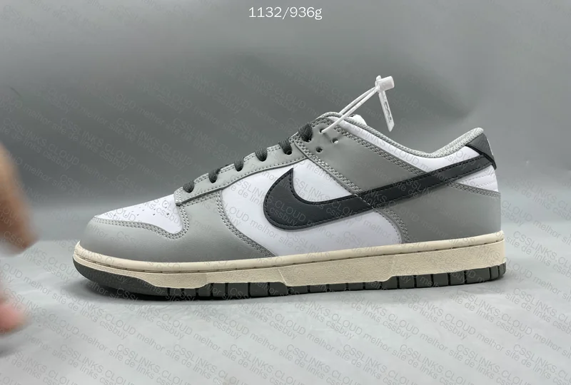 Dunk Low Light Smoke 3