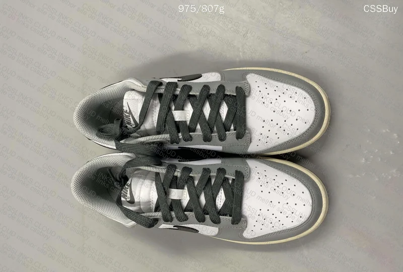 Dunk Low Light Smoke Grey