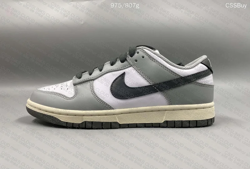 Dunk Low Light Smoke Grey 3