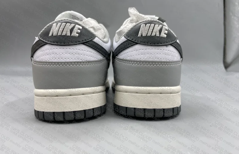 Dunk Low Light Smoke Grey 3