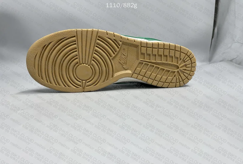 Nike Dunk Low Malachite University Gold 9