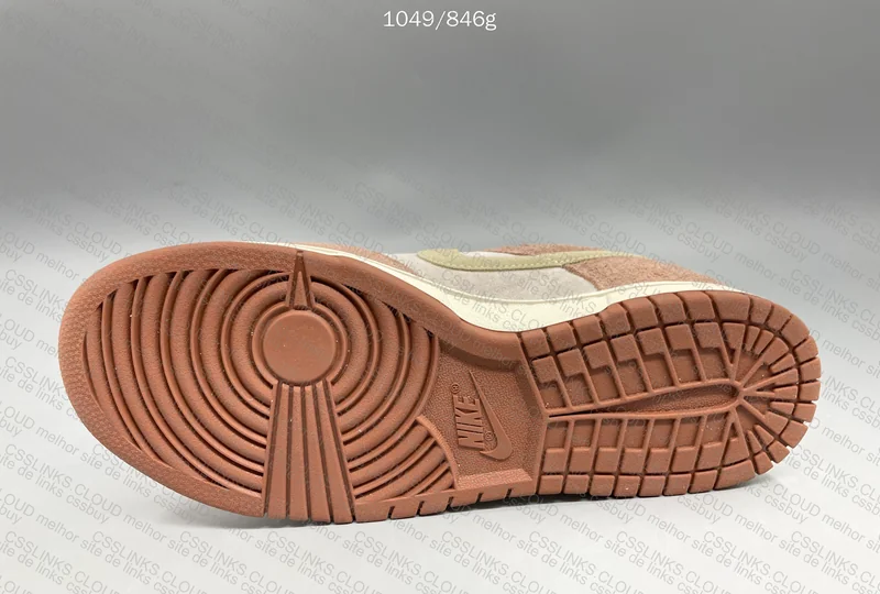 Dunk Low Medium Curry 5